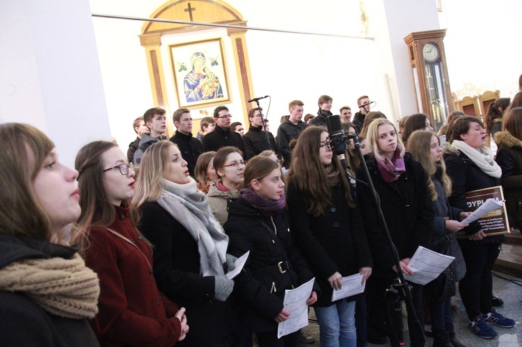 Synaj w Tarnowie. Eucharystia w kościele pw. bł. Karoliny