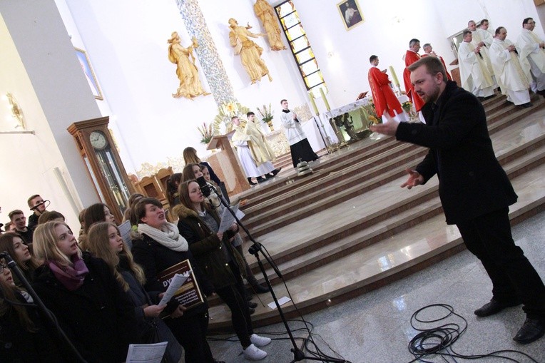 Synaj w Tarnowie. Eucharystia w kościele pw. bł. Karoliny