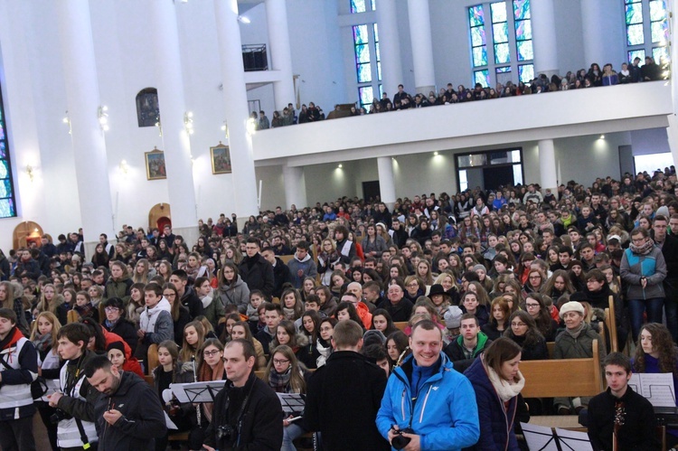 Synaj w Tarnowie. Eucharystia w kościele pw. bł. Karoliny