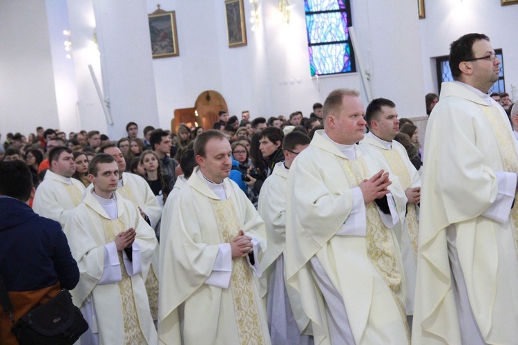 Synaj w Tarnowie. Eucharystia w kościele pw. bł. Karoliny