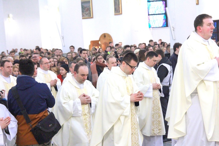 Synaj w Tarnowie. Eucharystia w kościele pw. bł. Karoliny