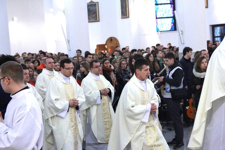 Synaj w Tarnowie. Eucharystia w kościele pw. bł. Karoliny