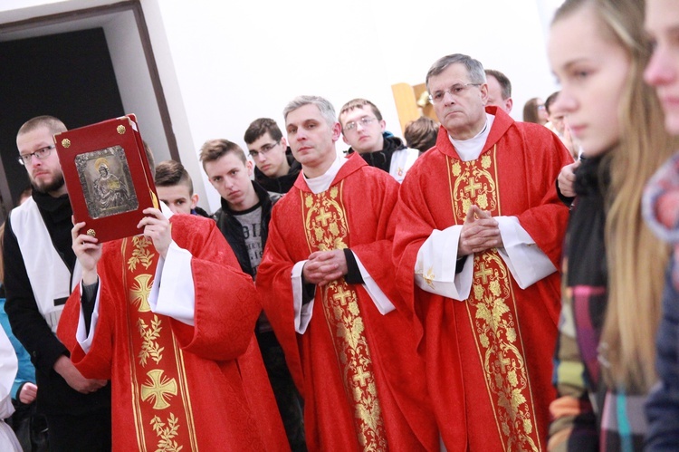 Synaj w Tarnowie. Eucharystia w kościele pw. bł. Karoliny