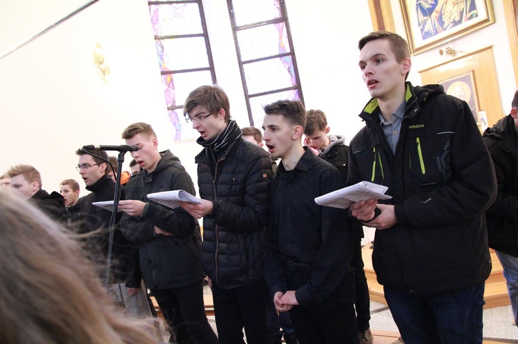 Synaj w Tarnowie. Eucharystia w kościele pw. bł. Karoliny