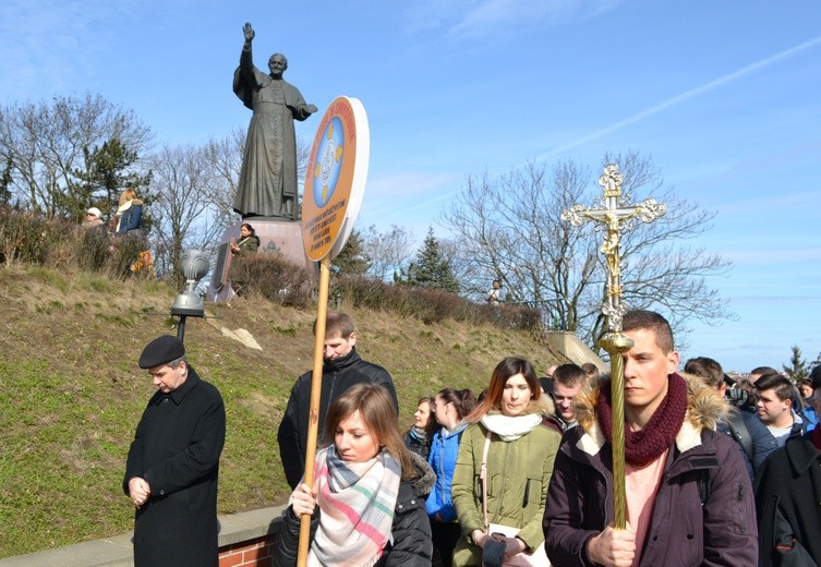 Droga Krzyżowa maturzystów na wałach jasnogórskich