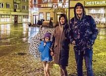 Czy właśnie Wrocław będzie ich ziemią obiecaną? Tania, Roman i Masza Borodinowie mają taką nadzieję 