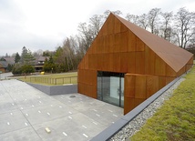 Budynek Muzeum Polaków Ratujących Żydów na Podkarpaciu im. Rodziny Ulmów w Markowej koło Łańcuta. Muzeum zostało uroczyście otwarte 17 marca 2016 r.