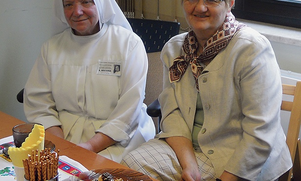  – Hospicjum to wypełnienie jednej z misji Kościoła. Tu jedni za drugich się modlą i pomagają sobie – mówi Ewa Bodek (po prawej na zdjęciu z 2011 roku)