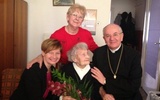 Abp Budzik z życzeniami u najstarszej Polki 