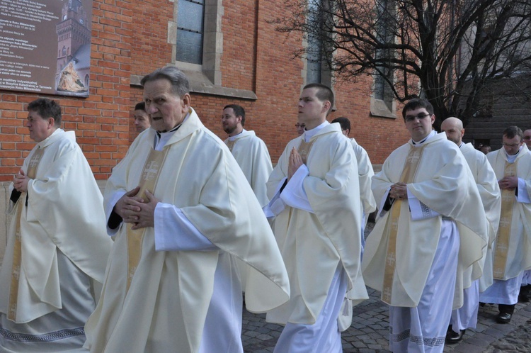 Msza Krzyżma 2016 - procesja