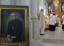 Mszy św. z modlitwą za śp. bp. Edwarda Materskiego przewodniczył bp Henryk Tomasik