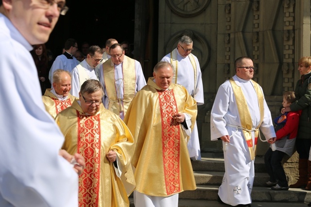 Wielki Czwartek - kapłani w katedrze 2016