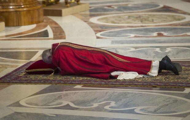 Papież przewodniczył Liturgii Męki Pańskiej