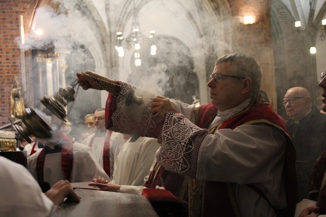 Wielki Piątek w katedrze 2016