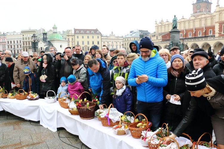 Święcenie pokarmów w Krakowie 2016