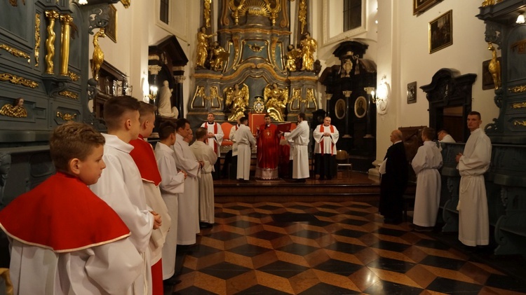 Wielki Piątek w łowickiej katedrze