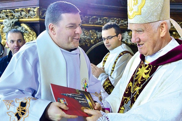 Ks. Maciej Martynek po roku od ostatniego biskupiego wyróżnienia znów odebrał gratulacje od ordynariusza