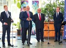  – Polska może i powinna prowadzić aktywną politykę europejską – powinna ufać we własne siły i we współpracę europejską – mówił o założeniach Akademii podczas jej ubiegłorocznej inauguracji K.M. Ujazdowski