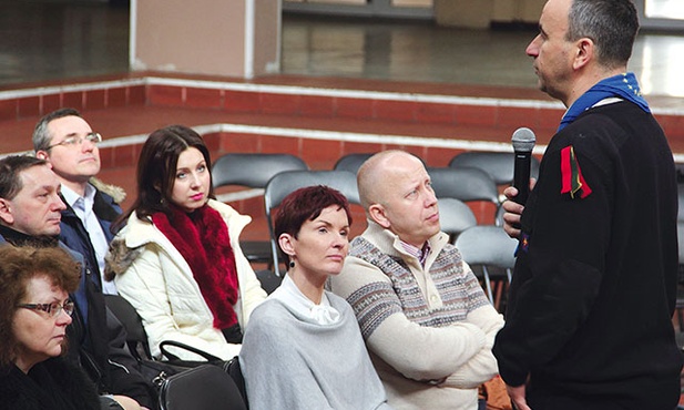 Rodzice wilczków przyznają druhowi Tomaszowi rację. Skauting to świetny sposób wychowawczy