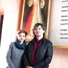 Joanna Niesiobędzka i jej brat Bartosz Kowalski w sanktuarium Bożego Miłosierdzia