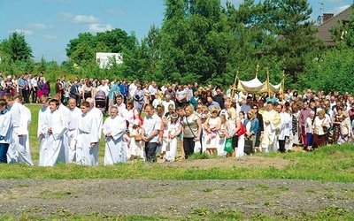  Proboszcz podkreśla, że wierni jego parafii są bardzo pobożni