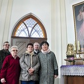 Kult Jezusa Miłosiernego w parafii jest żywy, co widać w kościele