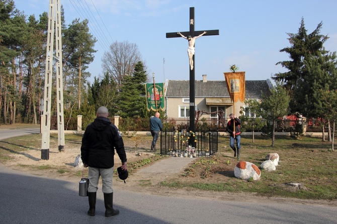 Chorągwiarze z parafii w Bobrownikach