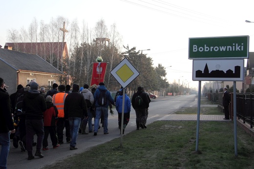 Chorągwiarze z parafii w Bobrownikach