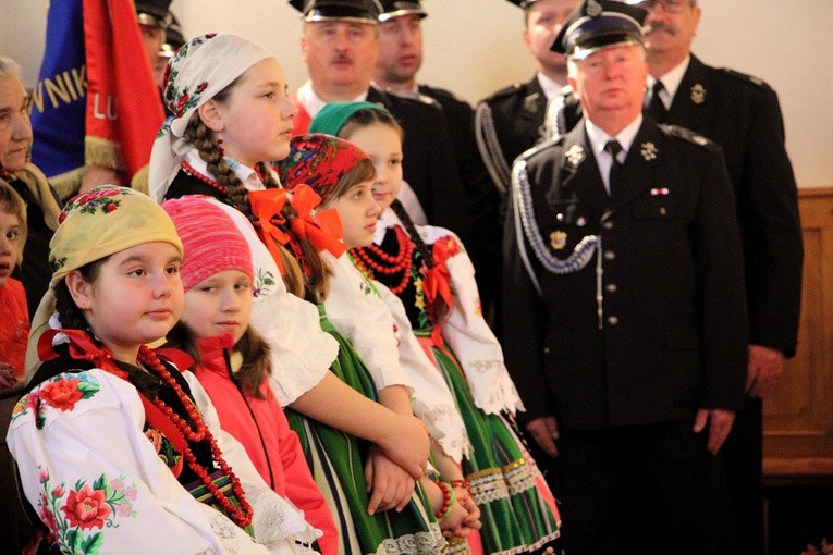 Procesja i Msza św. rezurekcyjna w Bobrownikach