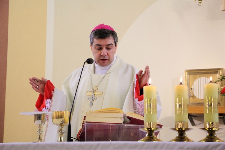 Procesja i Msza św. rezurekcyjna w Bobrownikach