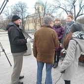  Migawka z planu zdjęciowego. Z lewej Piotr Kołodziejczyk