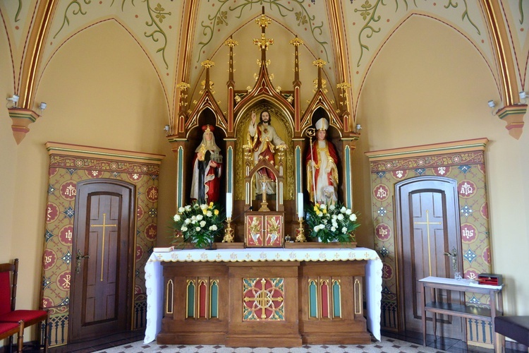 Nowy ołtarz w Kraszowicach