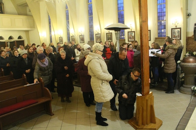 Krzyż i ikona ŚDM w Głuszycy