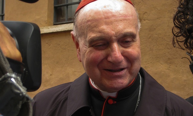 Kard. Comastri: Papież umierał i myślał o innych