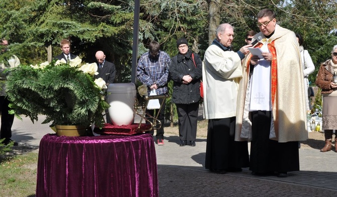 Ważne miejsce także dla żywych