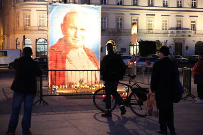 Warszawa pamięta o papieżu