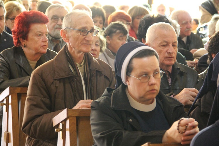 Panie, spójrz na Twój kościół