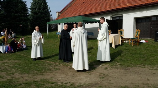 Tradycją spotkań w Biskupowie jest program artystyczny przygotowany przez benedyktynów