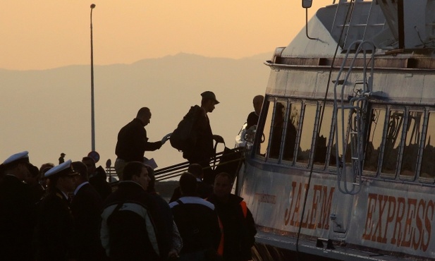 Lesbos: Pierwsi migranci odesłani