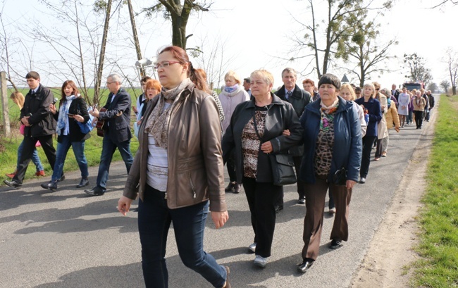 Procesja dekanalna miłosierdzia Wróblowice-Lutynia