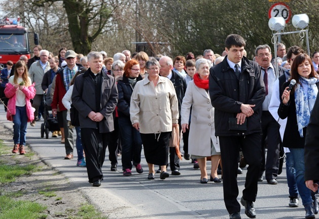 Procesja dekanalna miłosierdzia Wróblowice-Lutynia