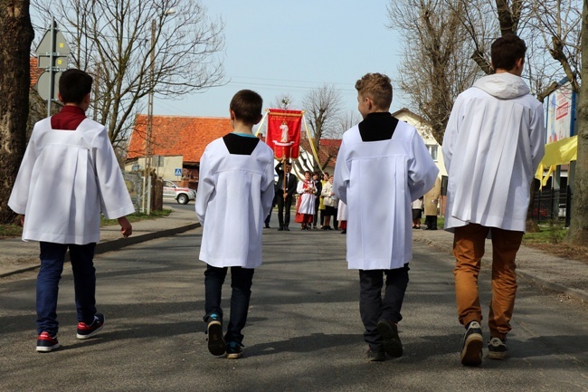 Procesja dekanalna miłosierdzia Wróblowice-Lutynia