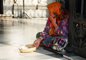 Caritas Francji do państwa: podwojona liczba bezdomnych