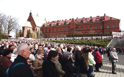 Na uroczystości przyjechały tłumy