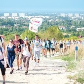 Latem młodzi archidiecezji czekający na ŚDM wybrali się na pieszą pielgrzymkę z Katowic na Jasną Górę