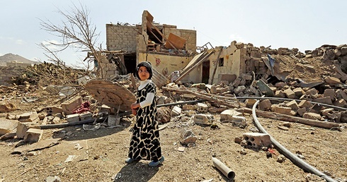 Domy w Sanie (Jemen) zbombardowane przez lotnictwo Arabii Saudyjskiej