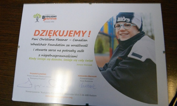 Stowarzyszenie "Budujemy Przystań" dziękuje założycielce Wheelchair Foundation za okazaną pomoc