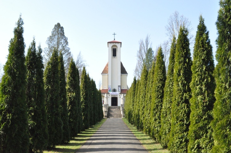 Kościół w Rzepienniku Strzyżewskim