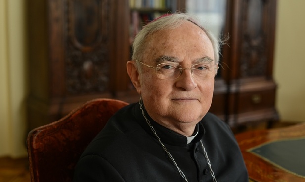 Abp Hoser o adhortacji: To impuls wzmacniający rodzinę