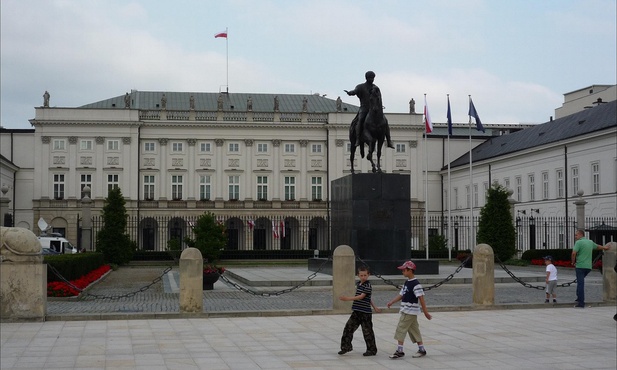 Smoleńska rocznica. Spór o pomnik trwa